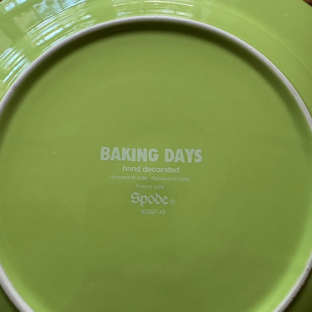 SPODE Baking Days Polka Dot Dinner Plates in Lime Green - Picture 9 of 10